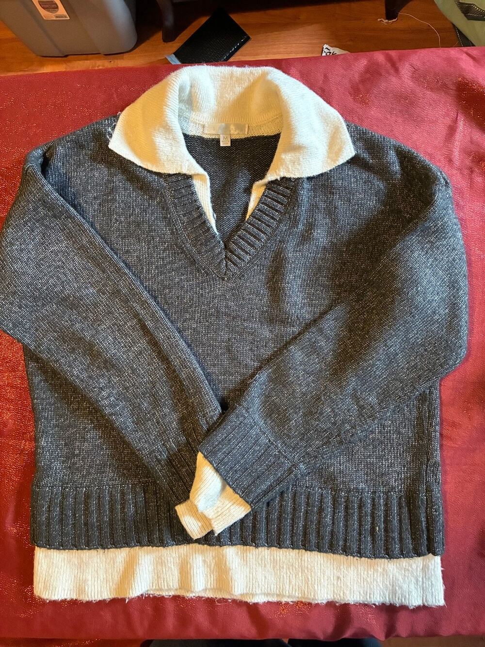 Design History Sweater Womens M V-Neck Contrast Collar Layered Hem Gray Ivory